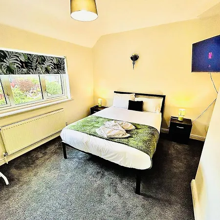 Сasa de vacaciones Stylish & Cosy 3 Bedroom By Altoluxoexperience Short Lets & Serviced With Free Wifi & Parking