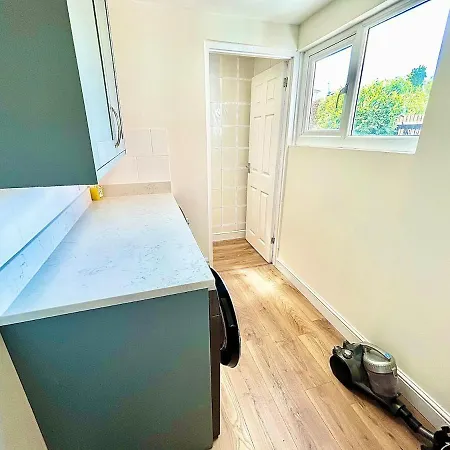 Stylish & Cosy 3 Bedroom By Altoluxoexperience Short Lets & Serviced With Free Wifi & Parking Сasa de vacaciones Bristol