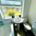 Stylish & Cosy 3 Bedroom By Altoluxoexperience Short Lets & Serviced With Free Wifi & Parking Σπίτι διακοπών *