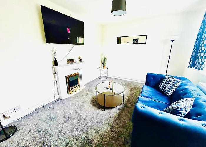 Stylish & Cosy 3 Bedroom By Altoluxoexperience Short Lets & Serviced With Free Wifi & Parking Holiday home