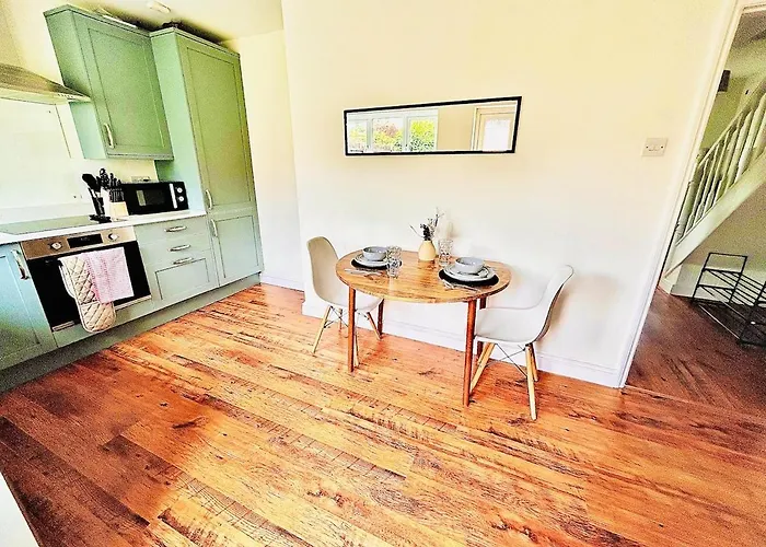 Stylish & Cosy 3 Bedroom By Altoluxoexperience Short Lets & Serviced With Free Wifi & Parking Bristol
