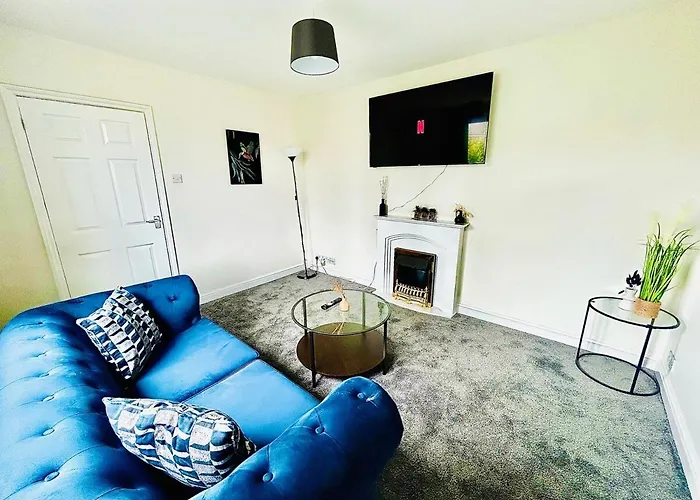 Stylish & Cosy 3 Bedroom By Altoluxoexperience Short Lets & Serviced With Free Wifi & Parking Dom wakacyjny *