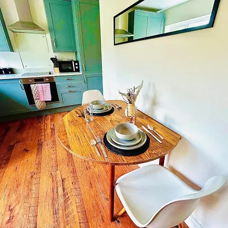 Stylish & Cosy 3 Bedroom By Altoluxoexperience Short Lets & Serviced With Free Wifi & Parking Сasa de vacaciones Bristol