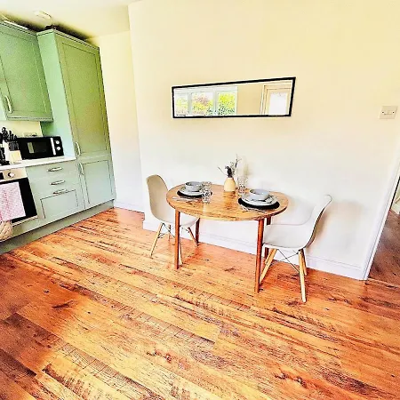 Stylish & Cosy 3 Bedroom By Altoluxoexperience Short Lets & Serviced With Free Wifi & Parking ブリストル