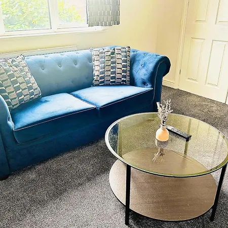 Stylish & Cosy 3 Bedroom By Altoluxoexperience Short Lets & Serviced With Free Wifi & Parking Сasa de vacaciones *