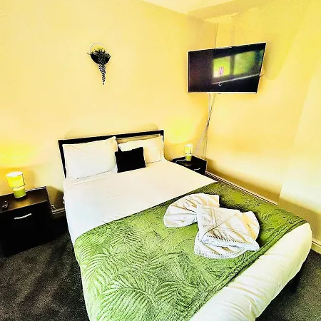 Stylish & Cosy 3 Bedroom By Altoluxoexperience Short Lets & Serviced With Free Wifi & Parking